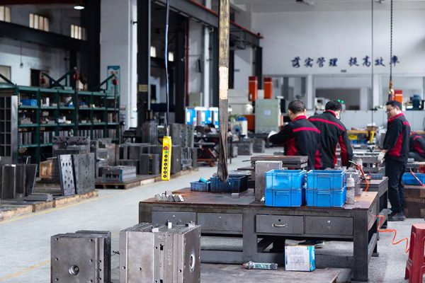 Tooling facility China HLH Rapid