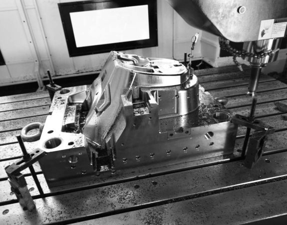 Expensive tooling in injection molding