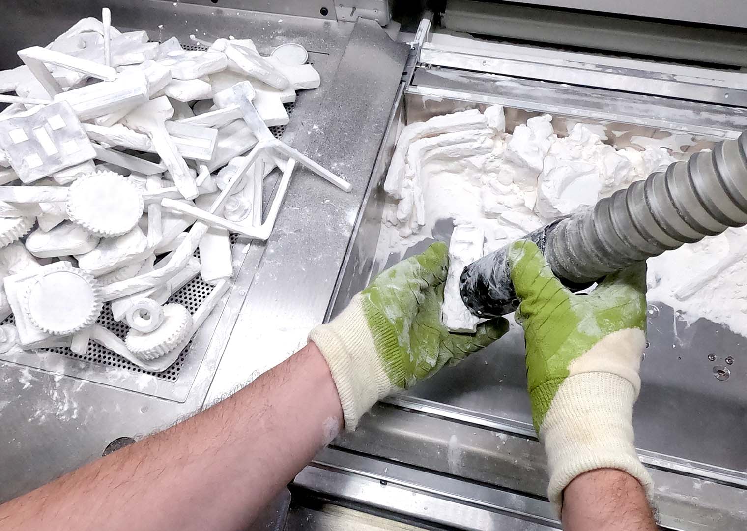 SLS versus MJF powder-based 3D printing